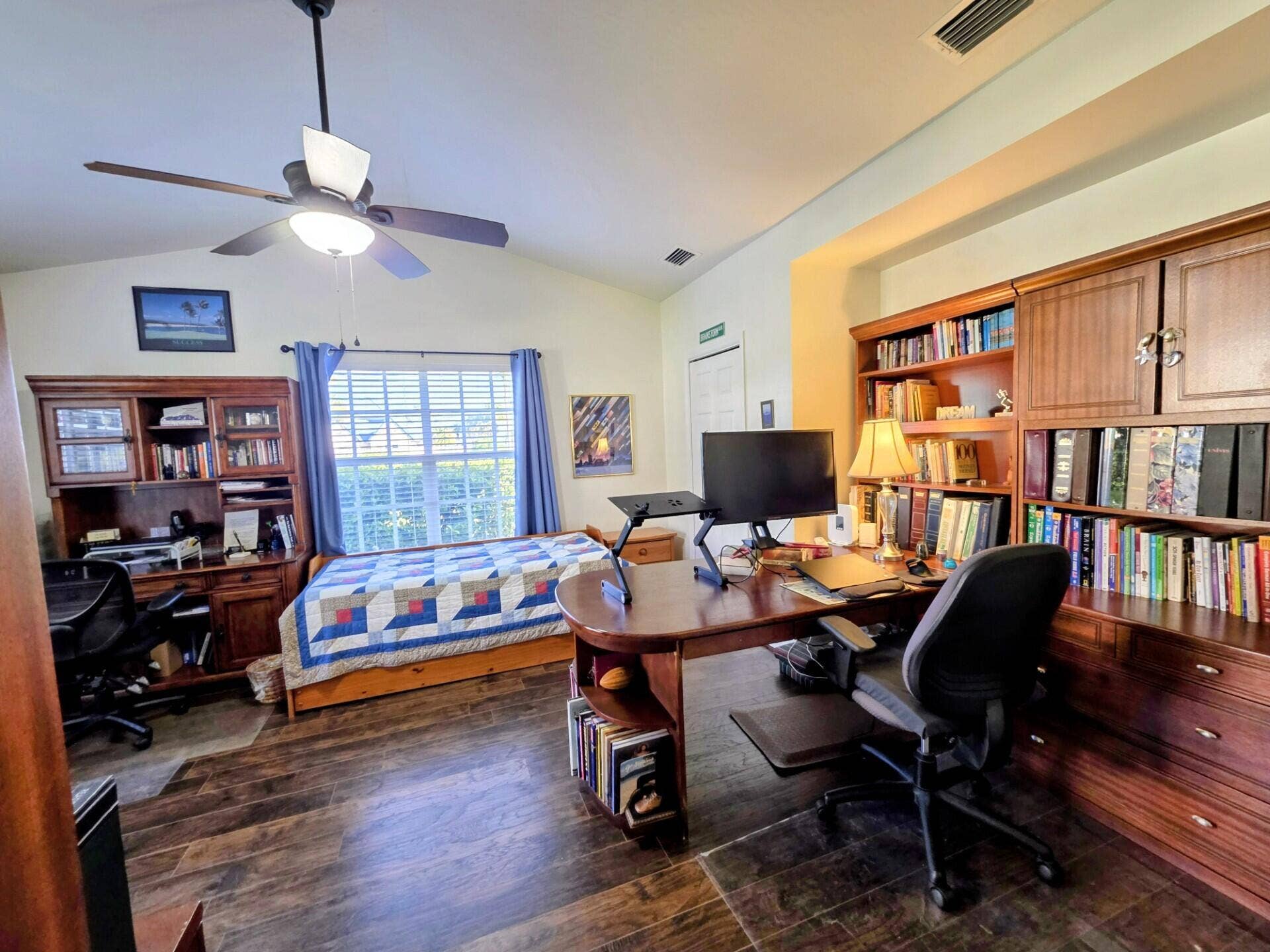 Huge Office/Bedroom
