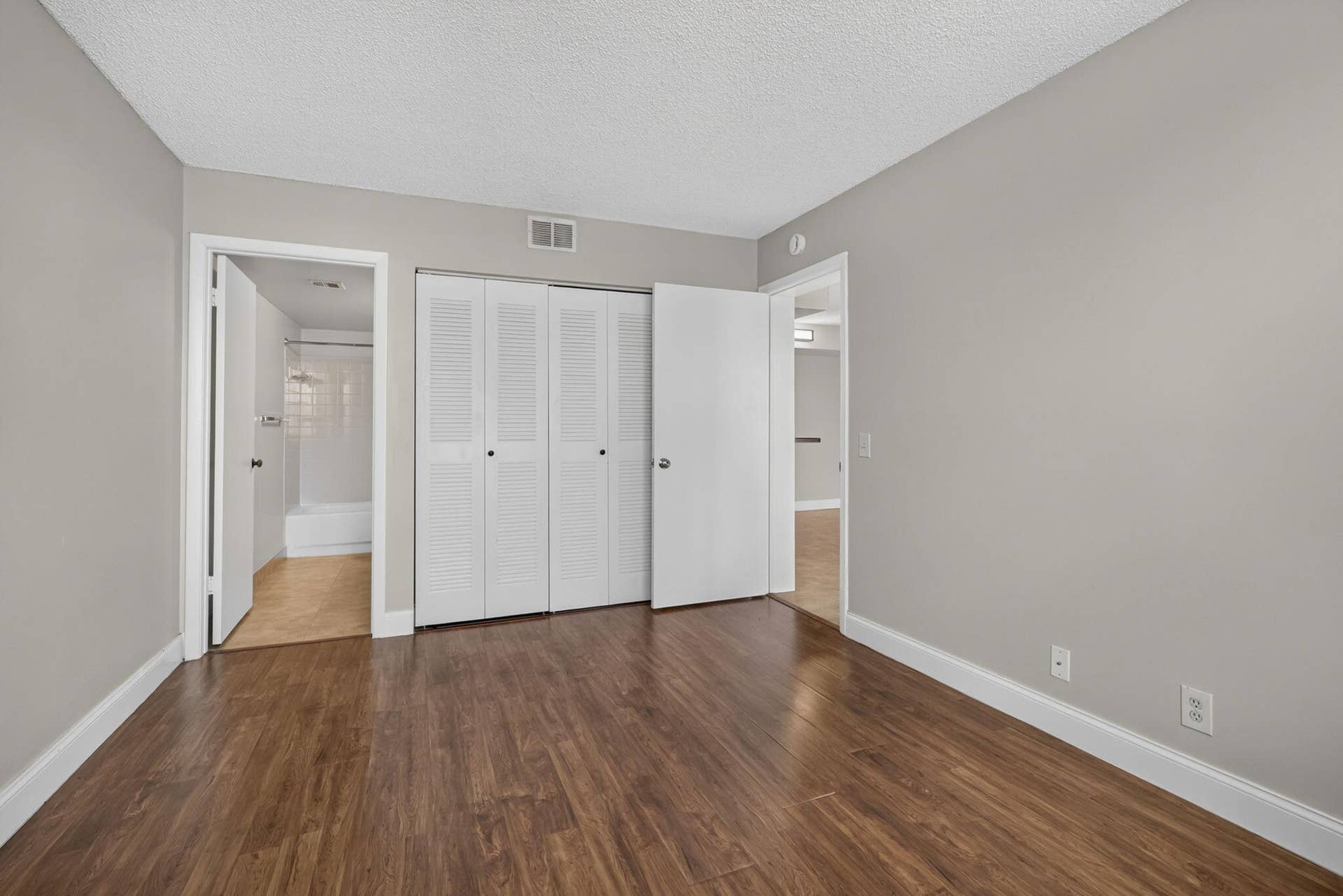724 EXECUTIVE CENTER Drive, #36, West Palm Beach, West Palm Beach, FL 33401 26-web-or-mls-BS1A3815