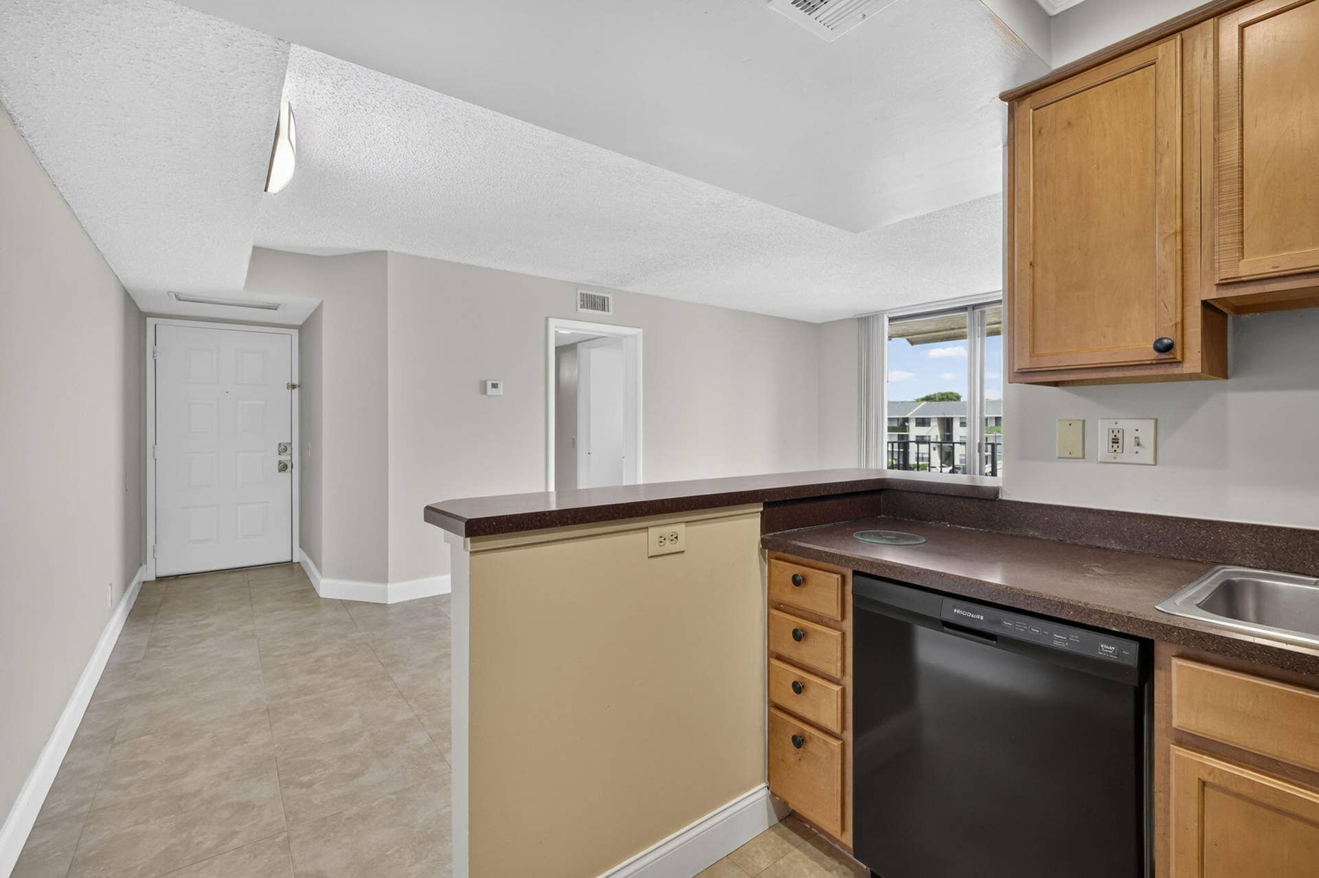 724 EXECUTIVE CENTER Drive, #36, West Palm Beach, West Palm Beach, FL 33401 23-web-or-mls-BS1A3800