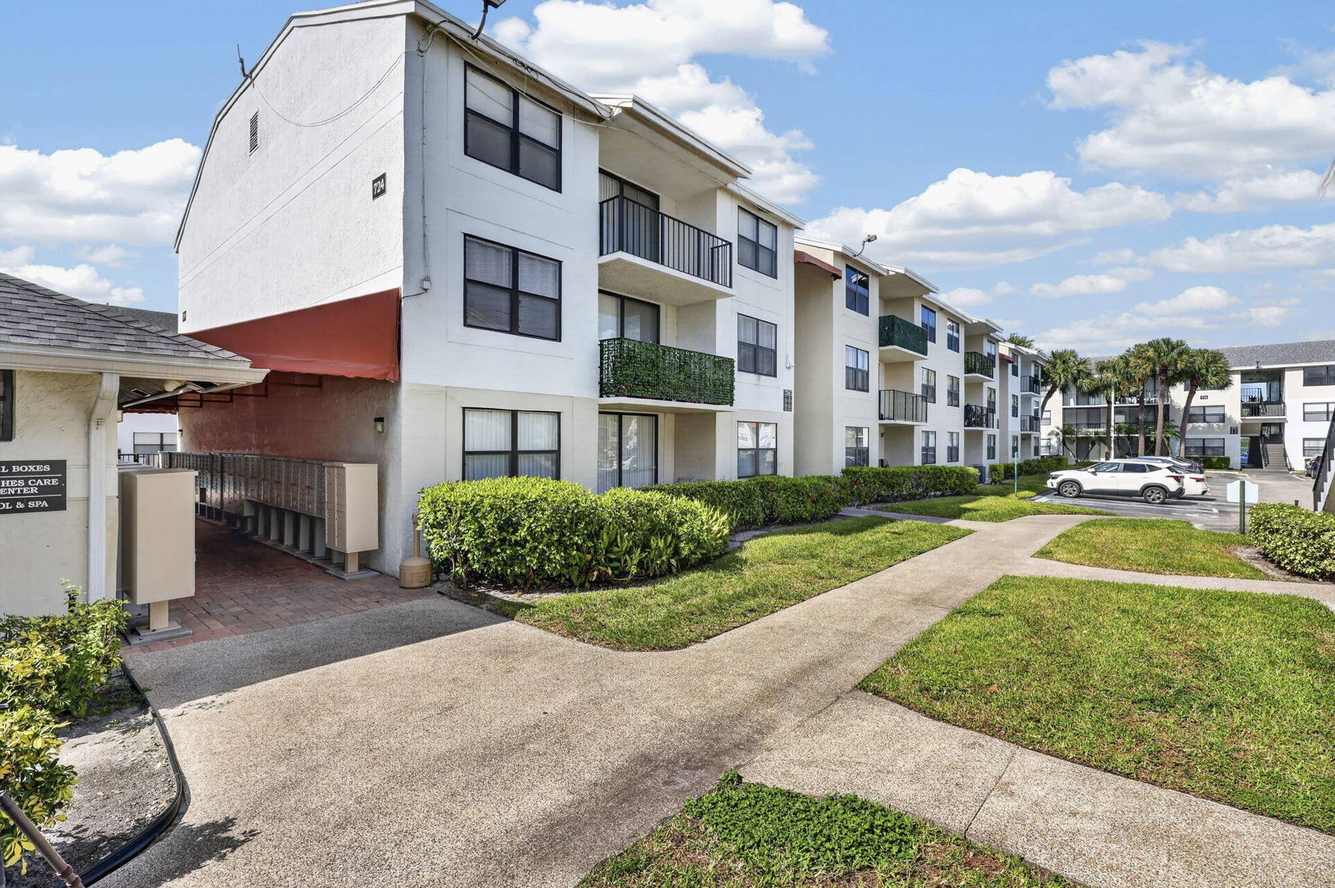 724 EXECUTIVE CENTER Drive, #36, West Palm Beach, West Palm Beach, FL 33401 3-web-or-mls-BS1A3701