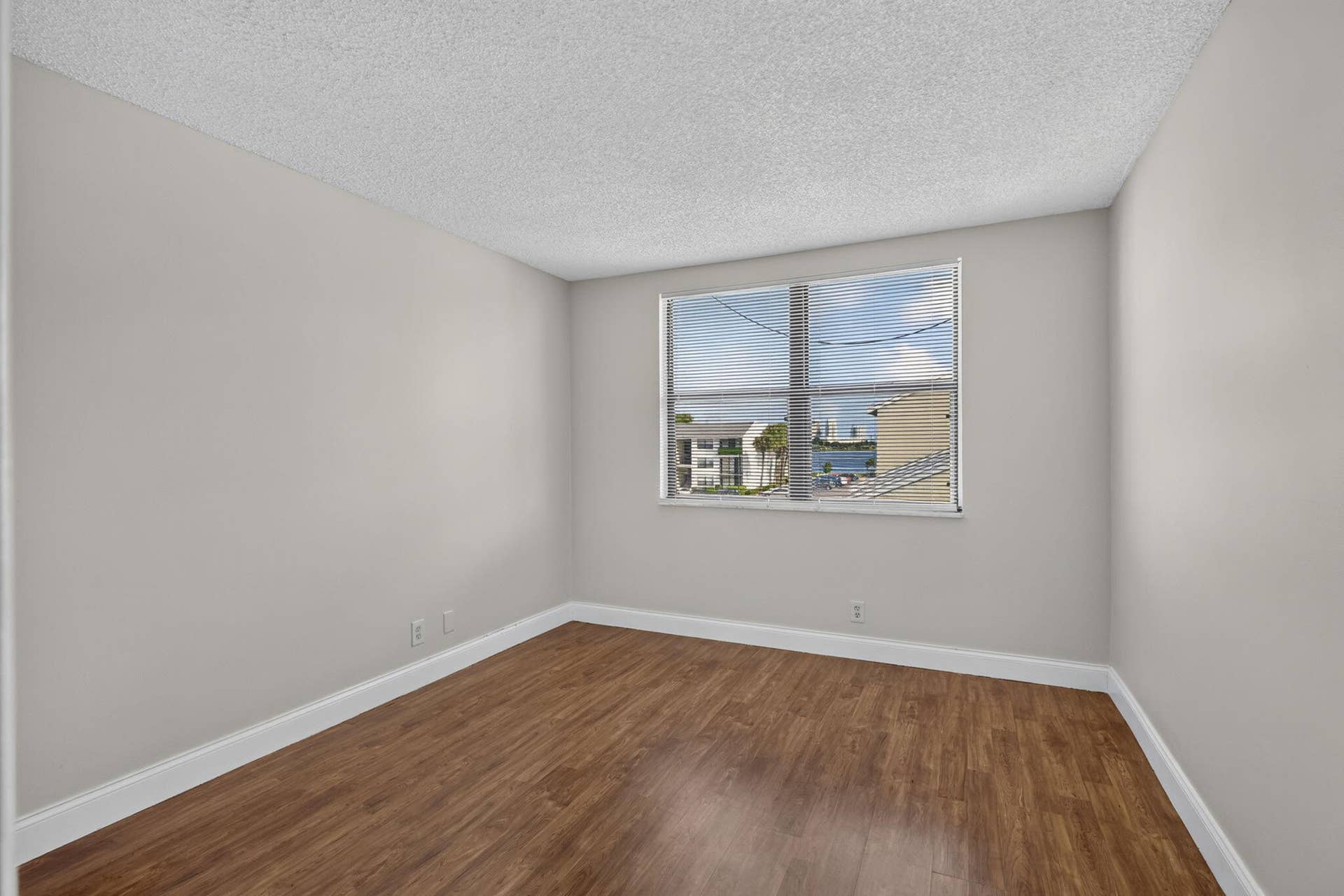 724 EXECUTIVE CENTER Drive, #36, West Palm Beach, West Palm Beach, FL 33401 29-web-or-mls-BS1A3830