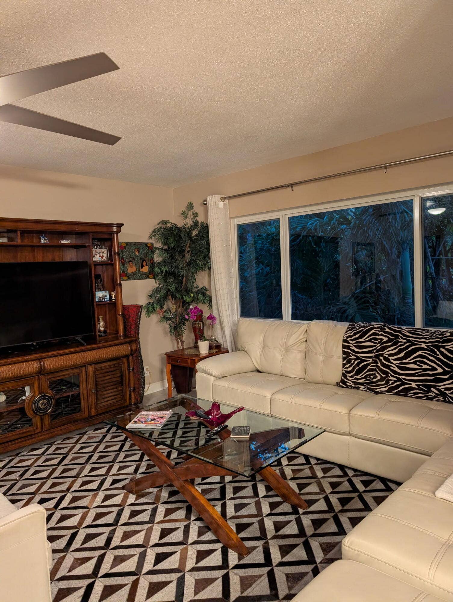 2734 NE 27TH Court, #21, Lighthouse Point, Lighthouse Point, FL 33064 Maria Living Room