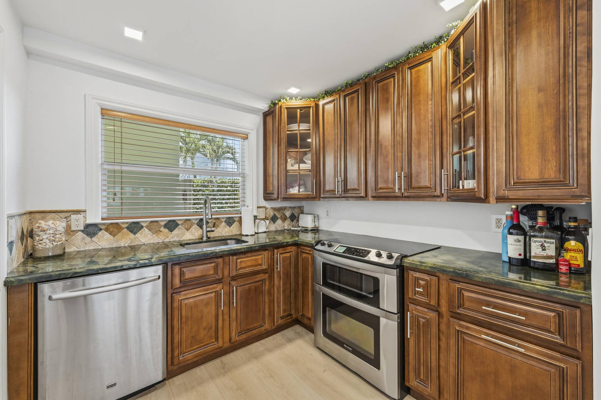 68 YACHT CLUB Drive, #12, North Palm Beach, North Palm Beach, FL 33408 IMG_8711