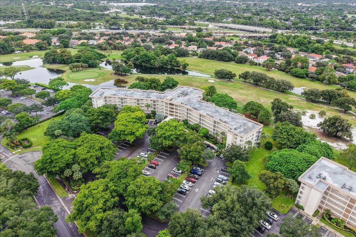 3505 Oaks Way, #109, Pompano Beach, FL 33069 Aerial