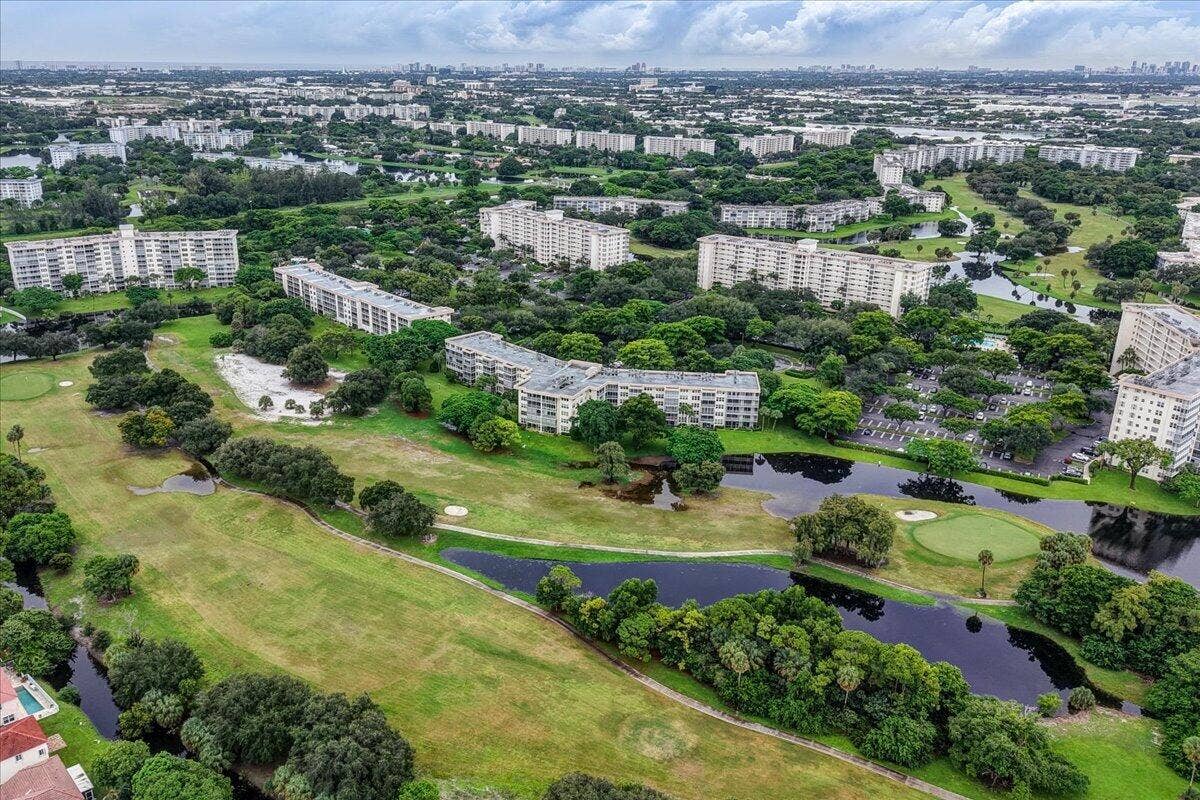 3505 Oaks Way, #109, Pompano Beach, FL 33069 Aerial