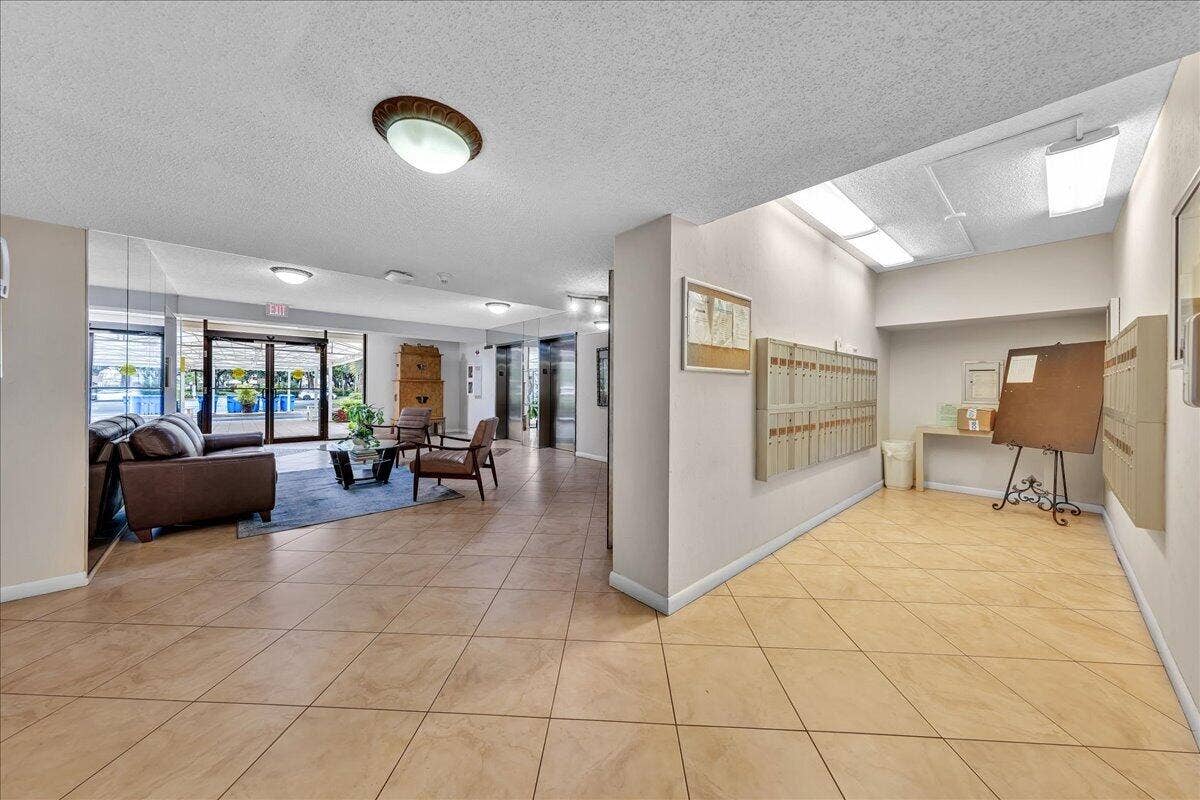 3505 Oaks Way, #109, Pompano Beach, FL 33069 Secure lobby mailbox and storage room in lobby