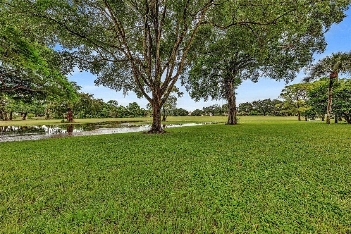 3505 Oaks Way, #109, Pompano Beach, FL 33069 Lots of Trees