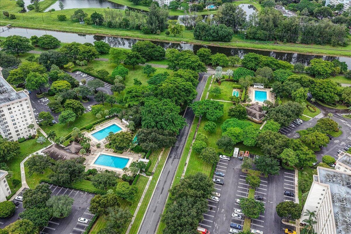 3505 Oaks Way, #109, Pompano Beach, FL 33069 View of 2 of the 3 rec areas on Oaks Way