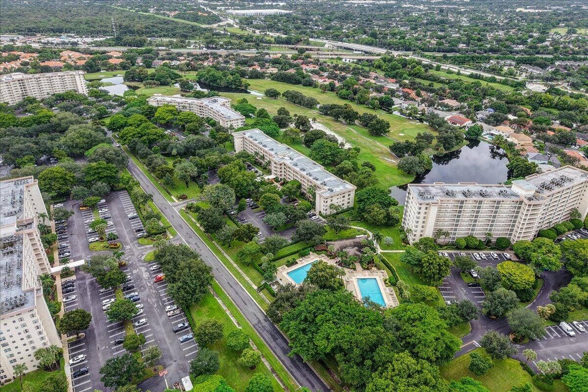 3505 Oaks Way, #109, Pompano Beach, FL 33069 Aerial