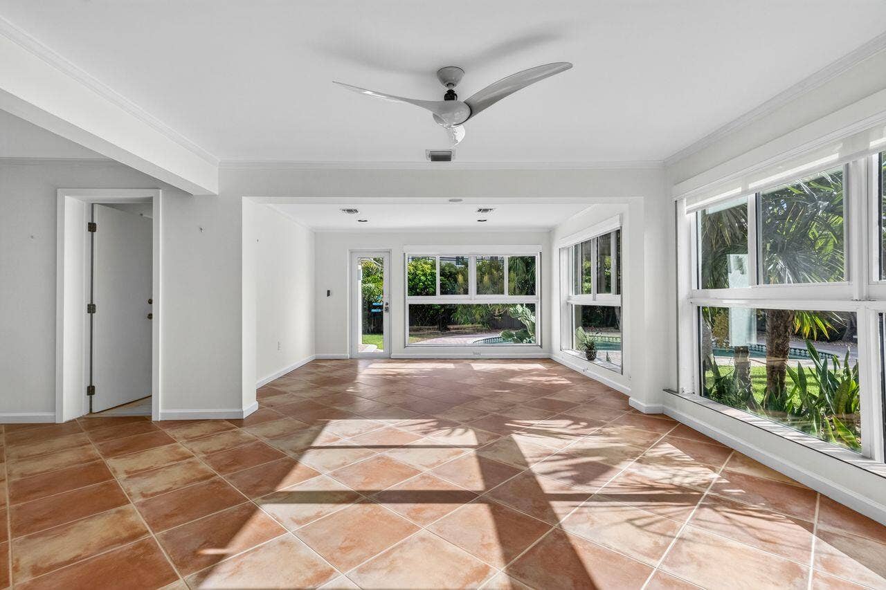 2nd Living Room