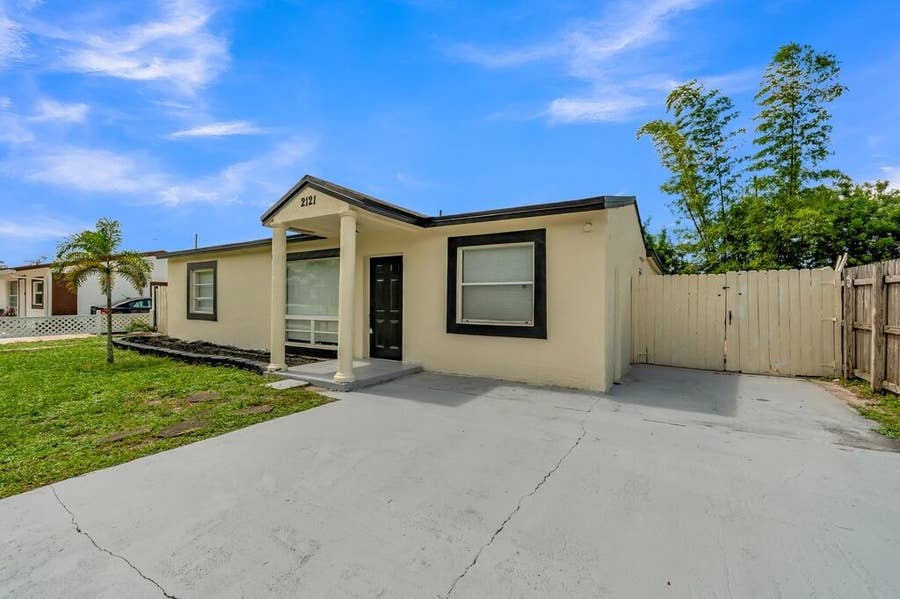 Property photo for 2121 SW 46TH Avenue, Fort Lauderdale, FL