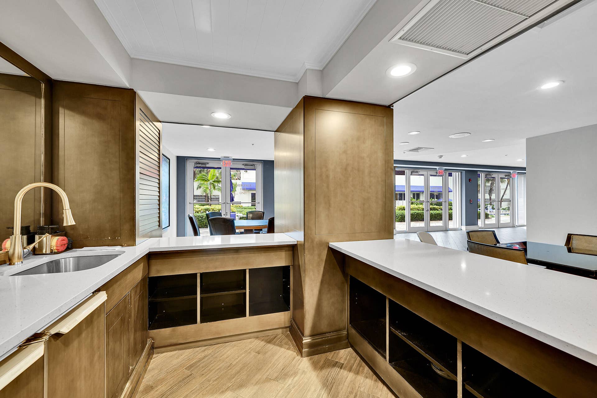 6001 N OCEAN Drive, #503, Hollywood, FL 33019 18 party room 4