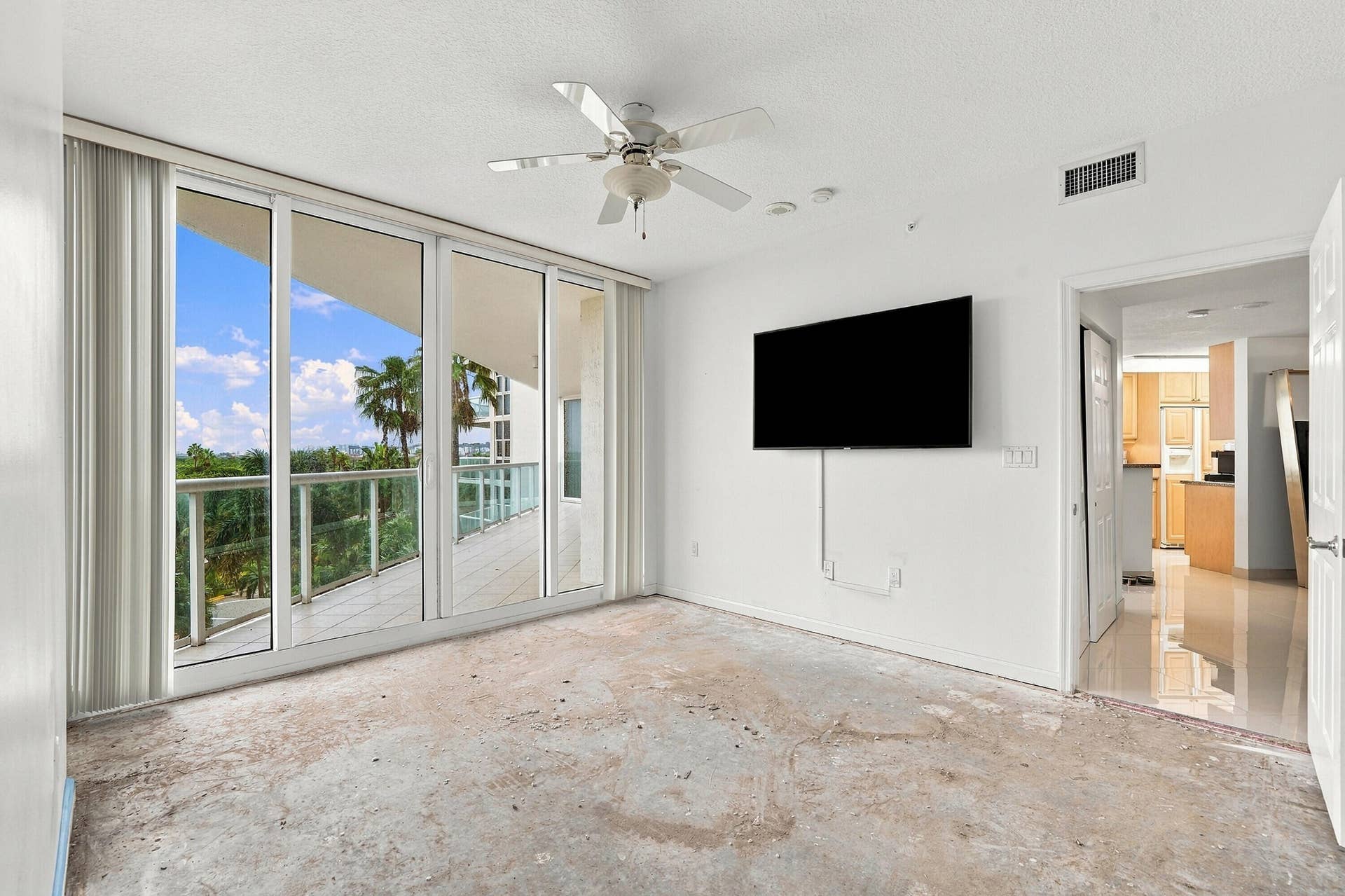 6001 N OCEAN Drive, #503, Hollywood, FL 33019 24_dsc04712_with_tv