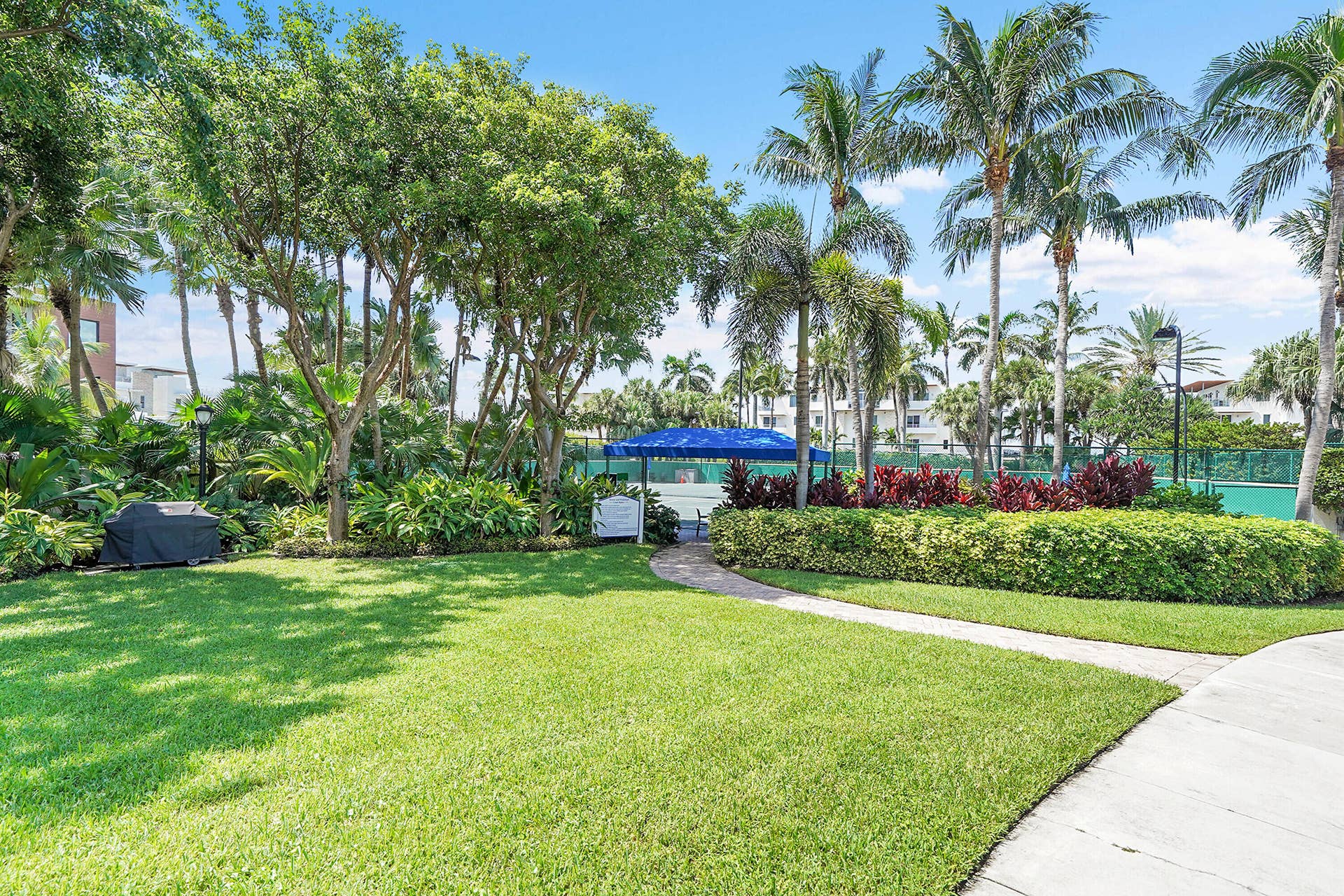 6001 N OCEAN Drive, #503, Hollywood, FL 33019 7 dog walk south