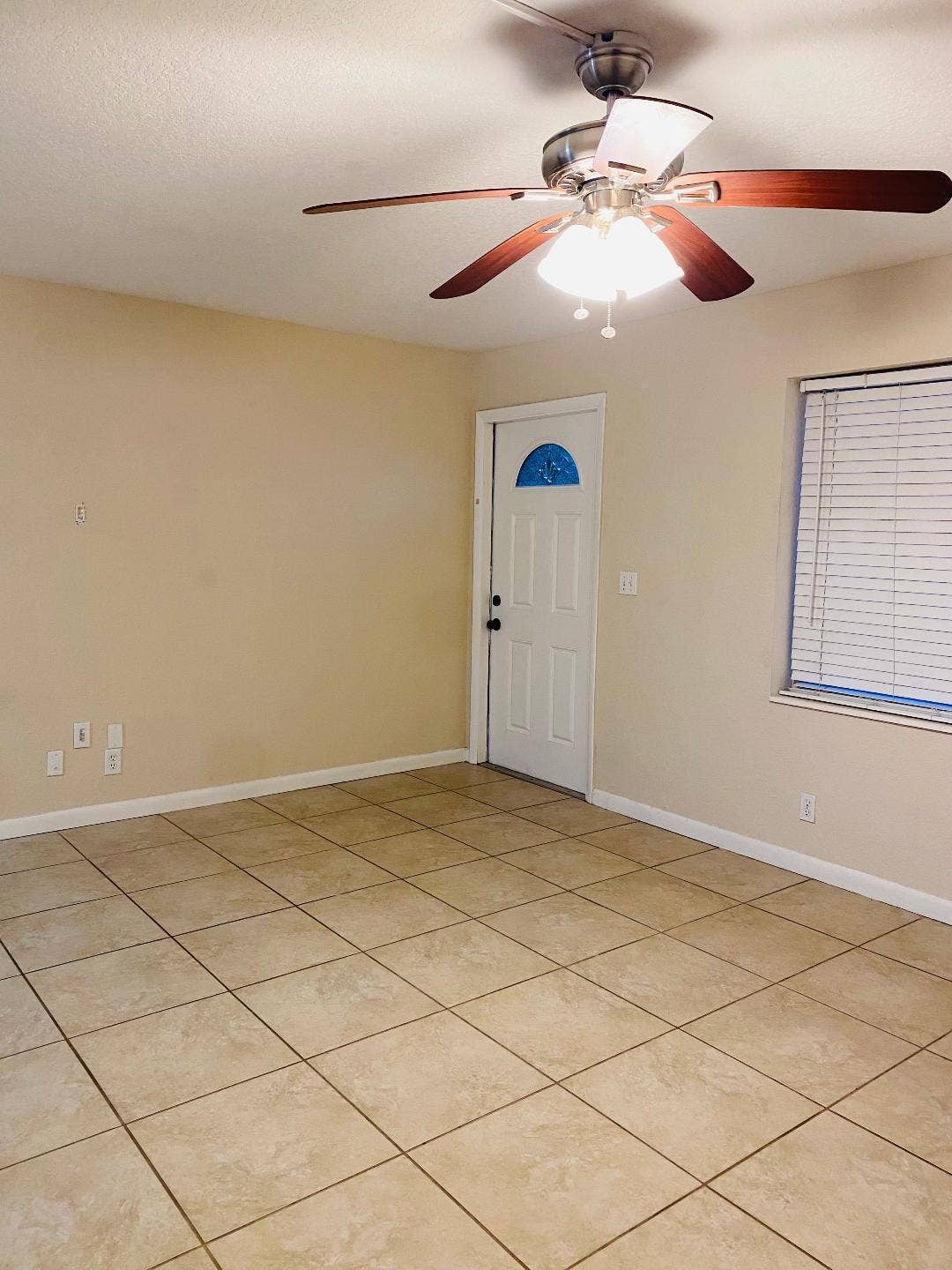 124 YACHT CLUB Drive, #1, North Palm Beach, FL 33408 living room yacht