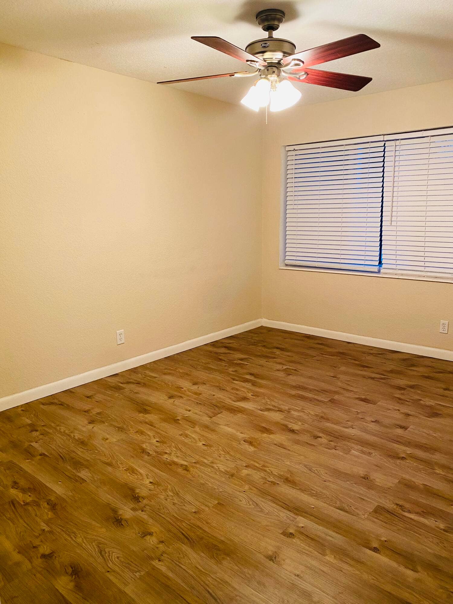 124 YACHT CLUB Drive, #1, North Palm Beach, FL 33408 yacht bedroom