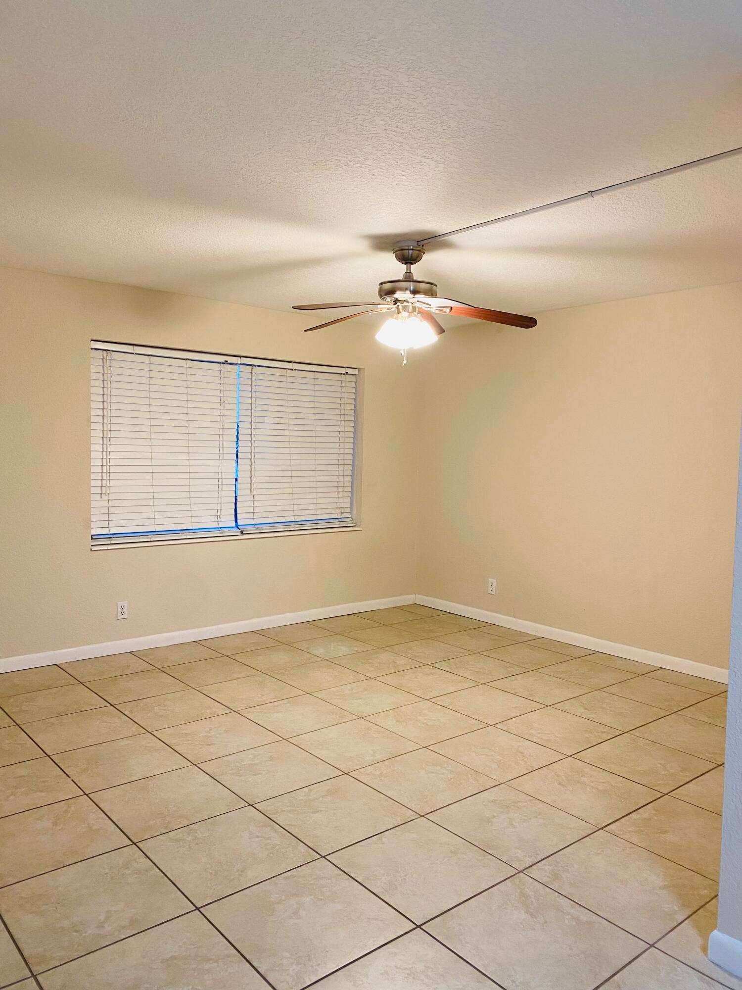 124 YACHT CLUB Drive, #1, North Palm Beach, FL 33408 living room yacht