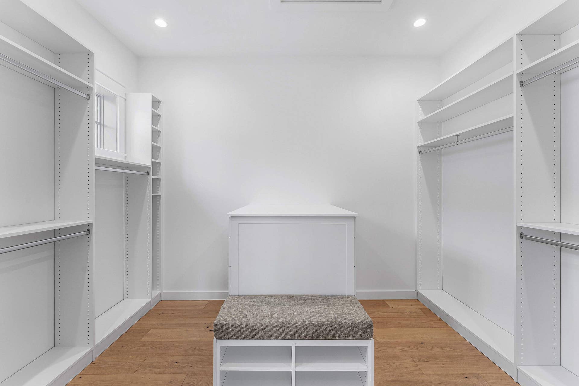 140 SE 1st Avenue, Delray Beach, FL 33444 Master Closet