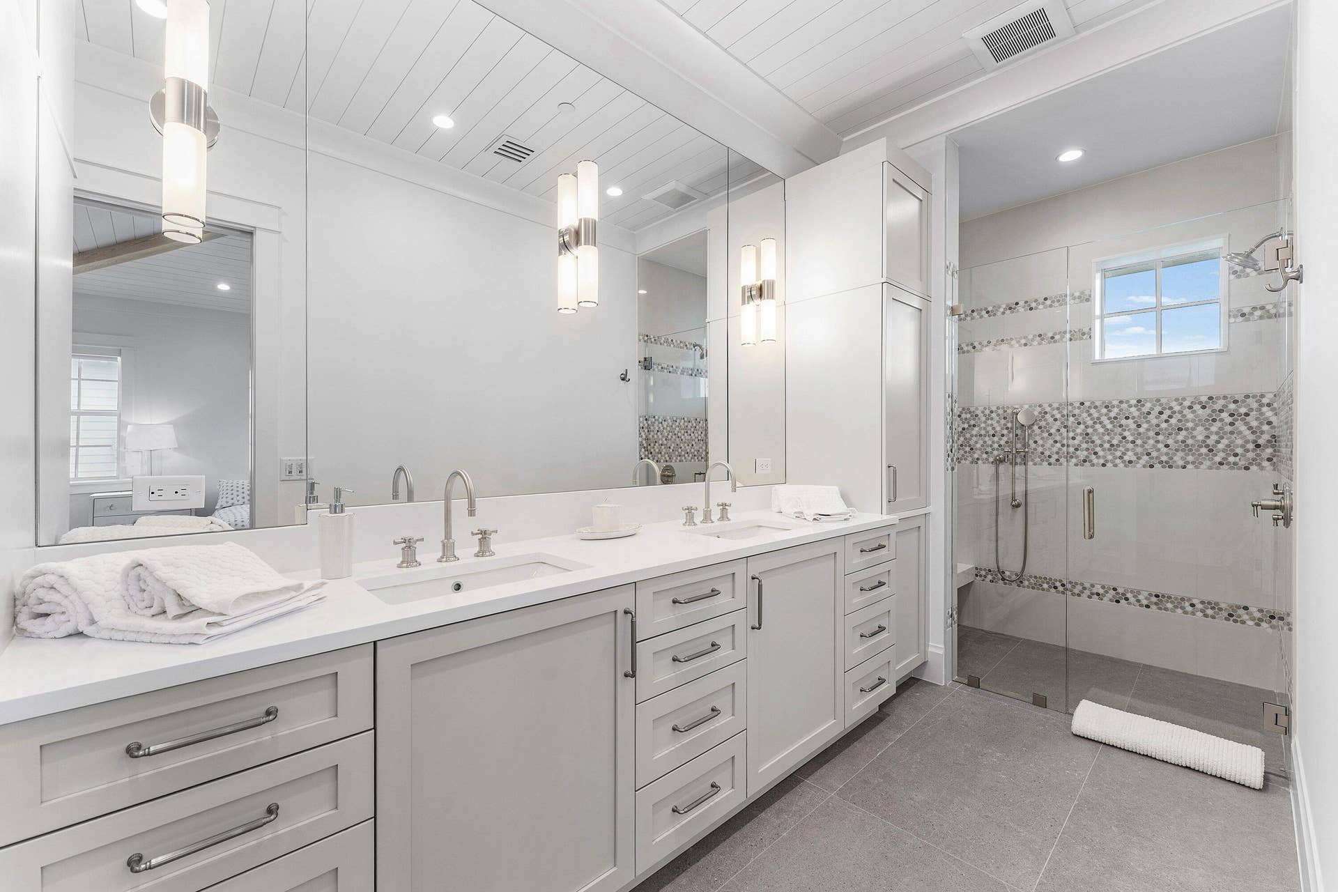 140 SE 1st Avenue, Delray Beach, FL 33444 Master Bathroom