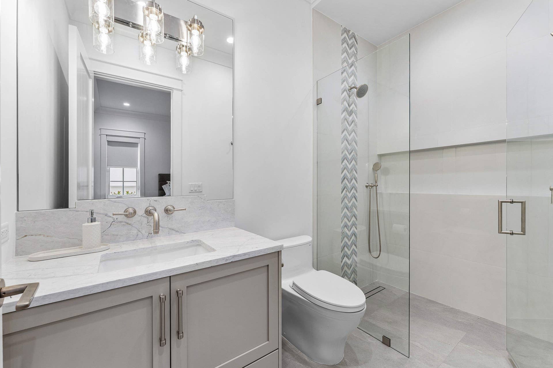 140 SE 1st Avenue, Delray Beach, FL 33444 Full Bathroom 1