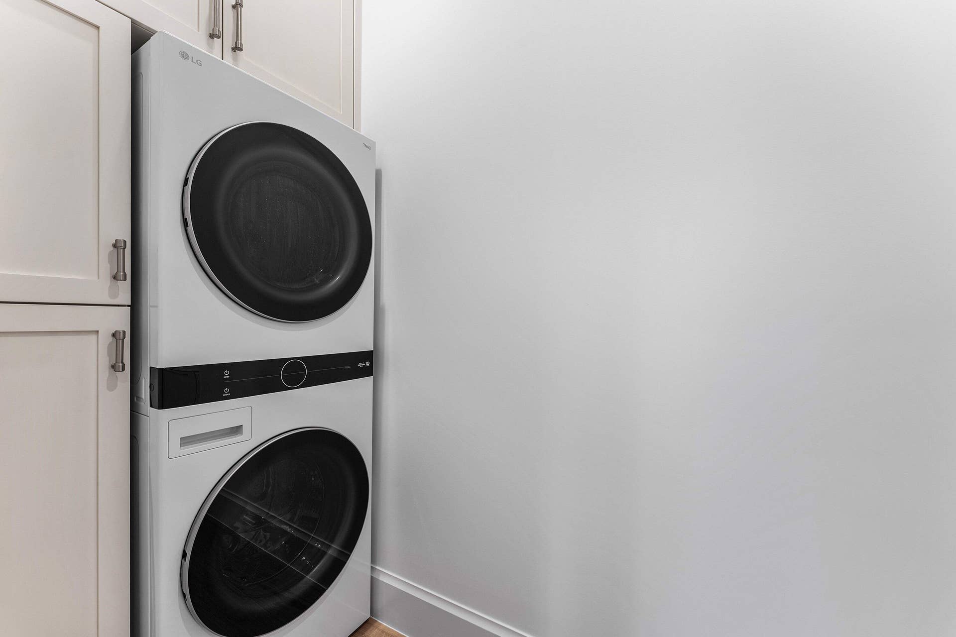 140 SE 1st Avenue, Delray Beach, FL 33444 Laundry Room