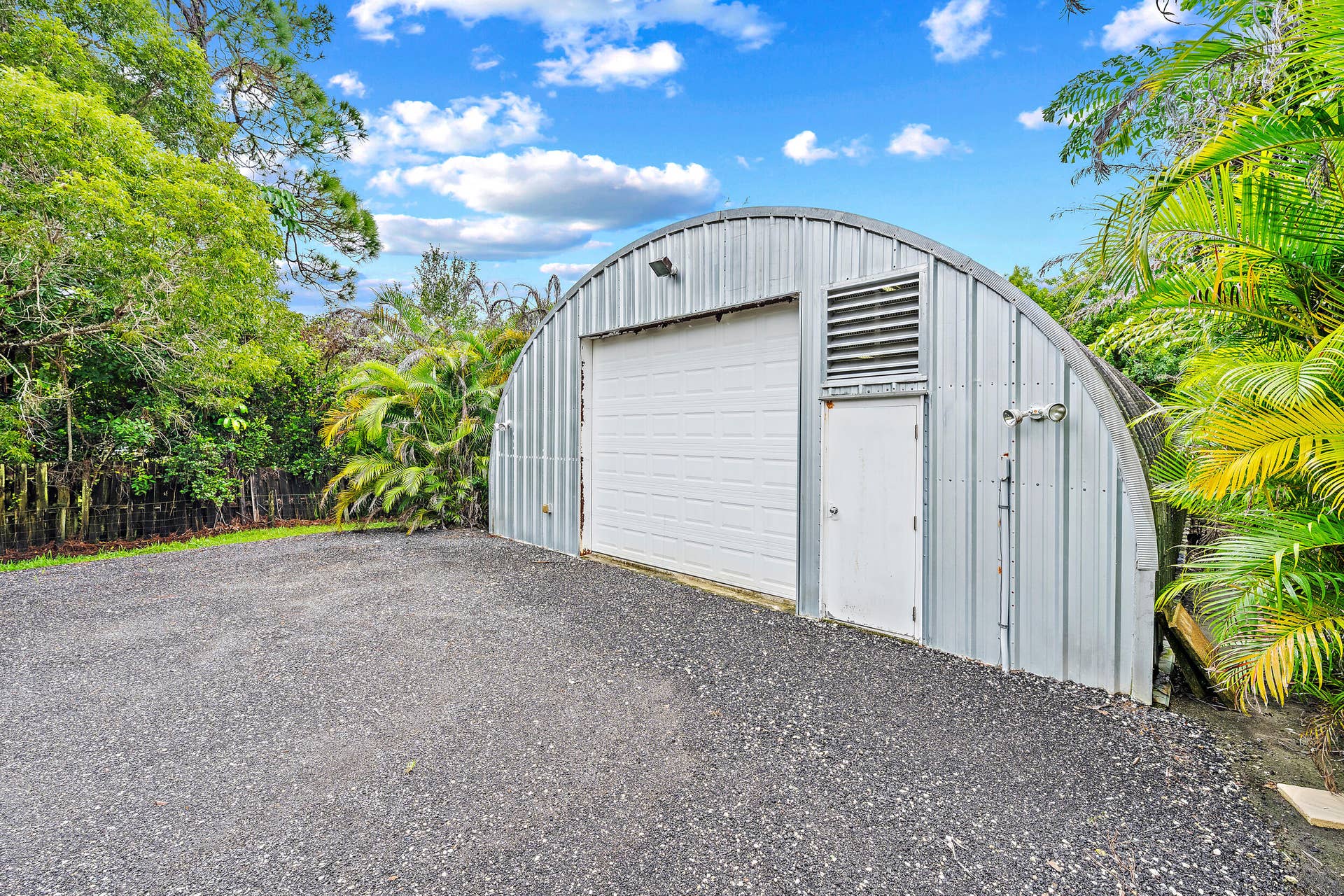 10672 154th Road N, Jupiter, FL 33478 1800 Sqft Building
