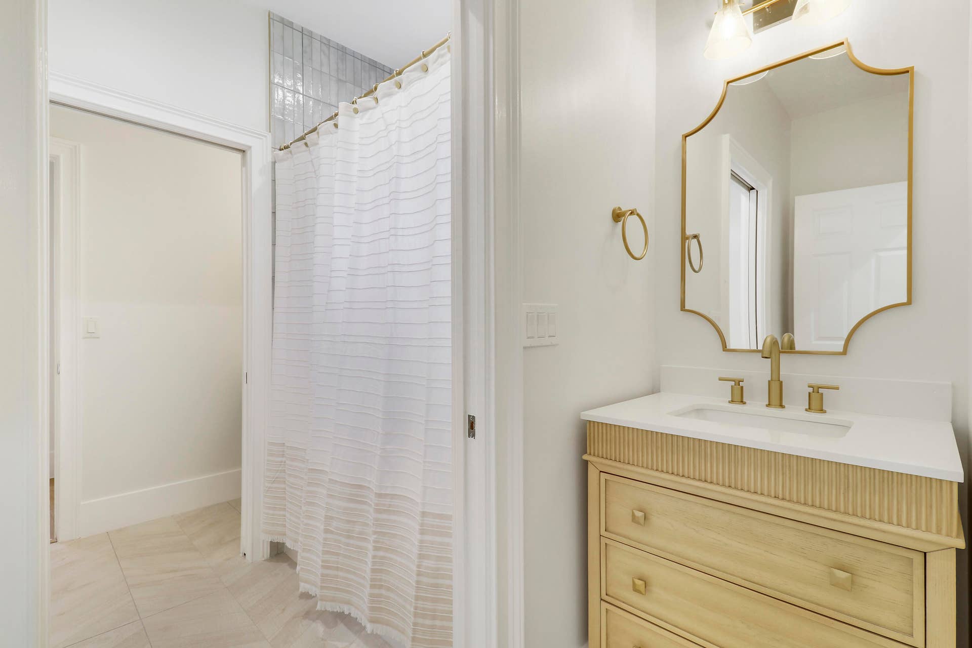 142 SEGOVIA Way, Jupiter, Jupiter, FL 33458 Jack and Jill Bath