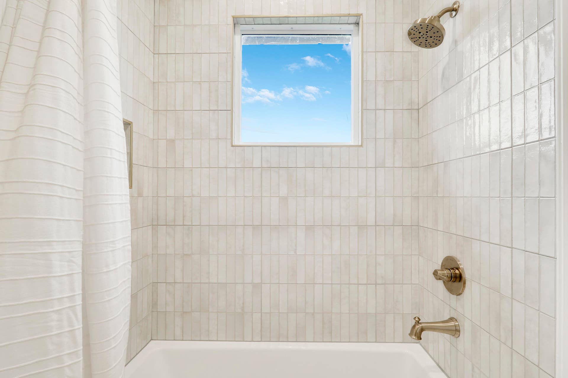 142 SEGOVIA Way, Jupiter, Jupiter, FL 33458 Jack and Jill Bath