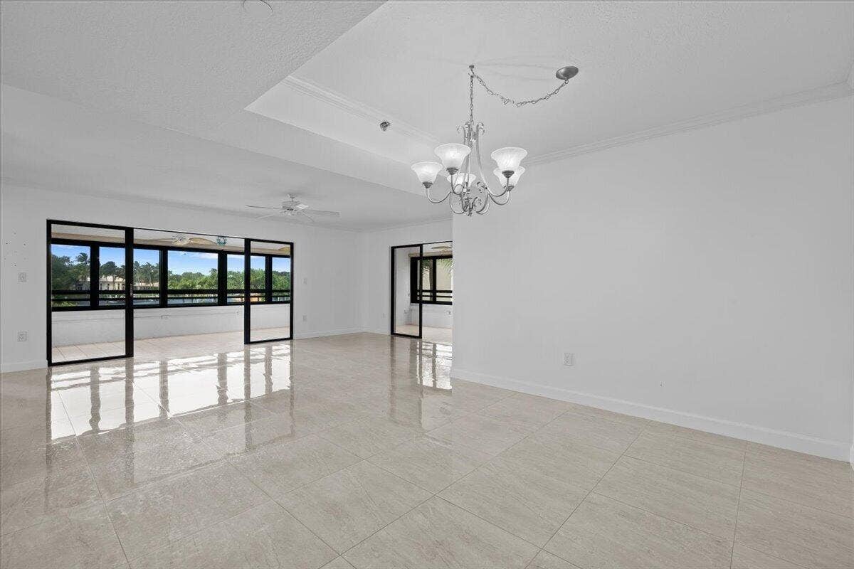 526 OAK HARBOUR Drive, #526, Juno Beach, FL 33408 65-LUX_3318