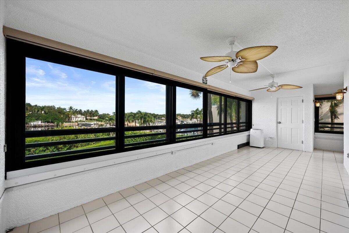 526 OAK HARBOUR Drive, #526, Juno Beach, FL 33408 26-LUX_1748