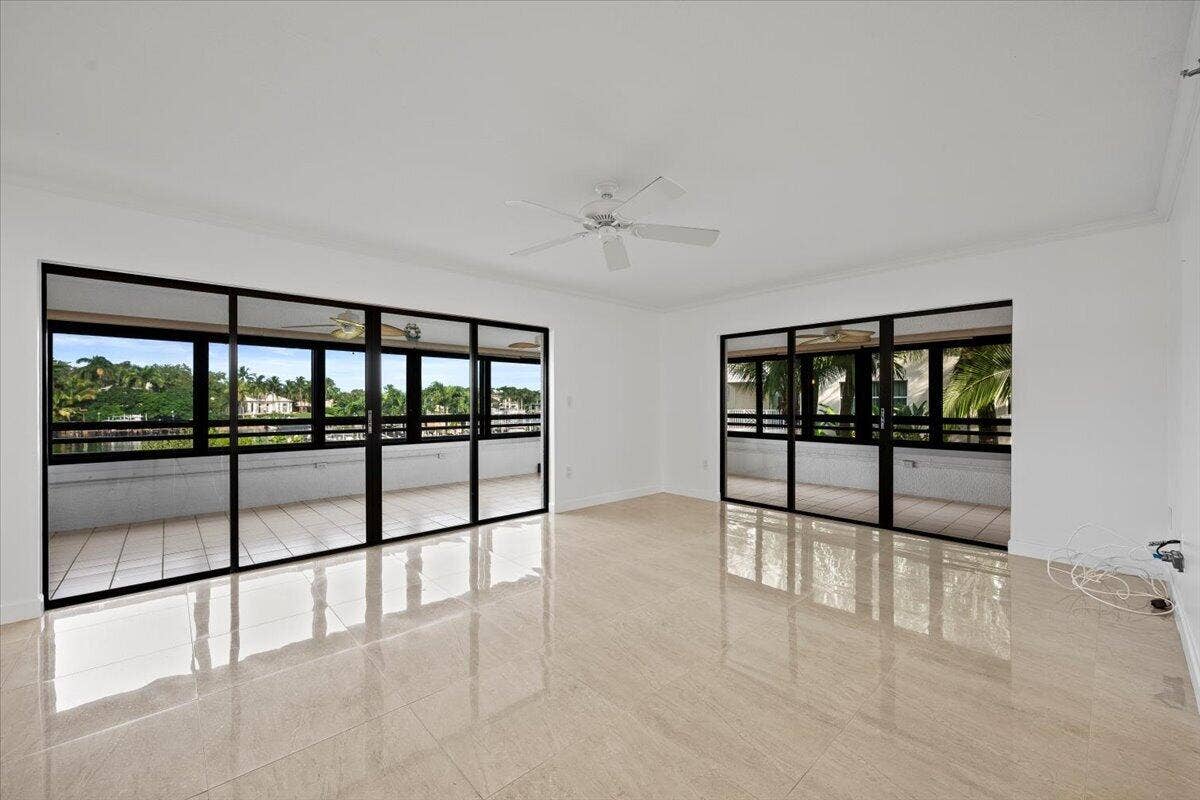 526 OAK HARBOUR Drive, #526, Juno Beach, FL 33408 09-LUX_1623