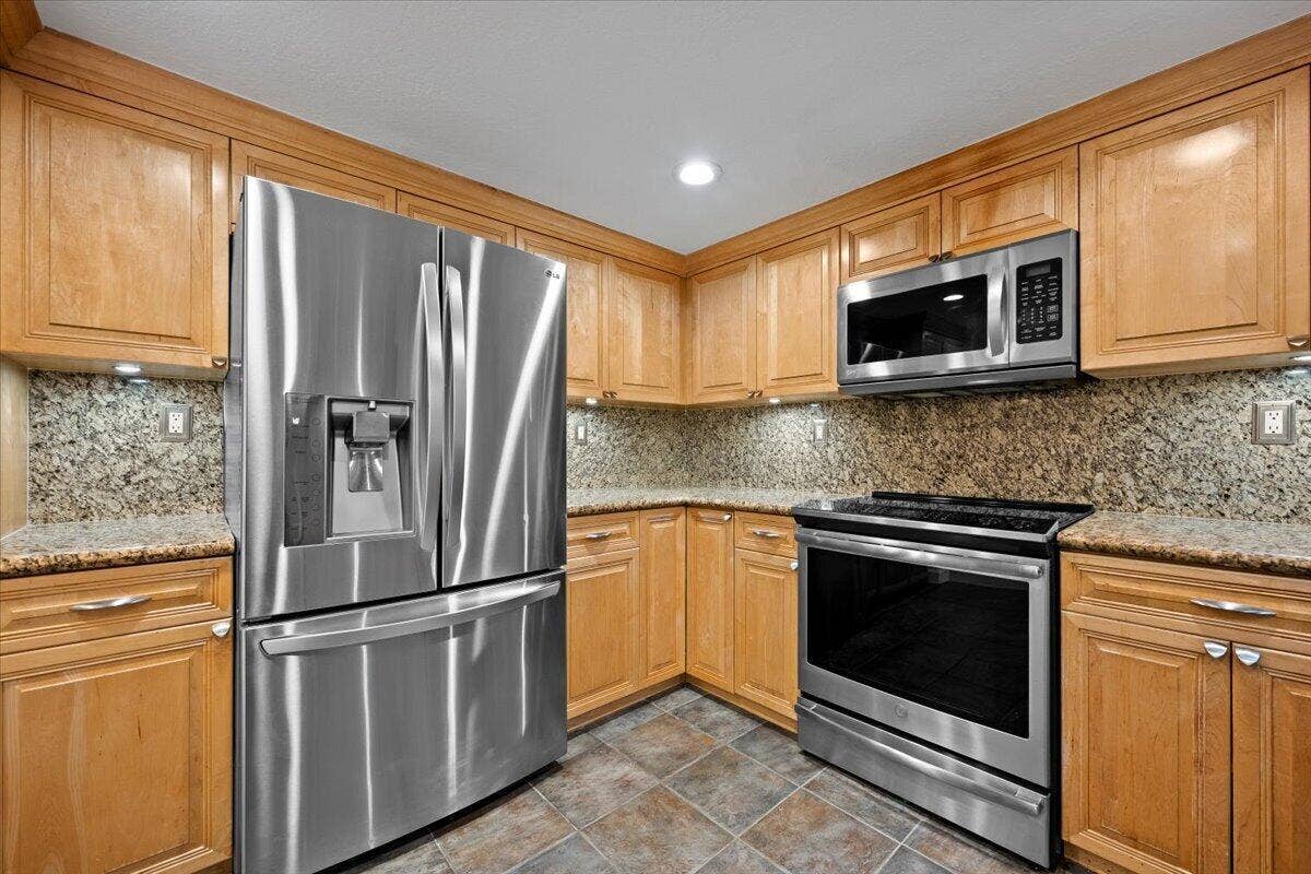 526 OAK HARBOUR Drive, #526, Juno Beach, FL 33408 11-LUX_1638