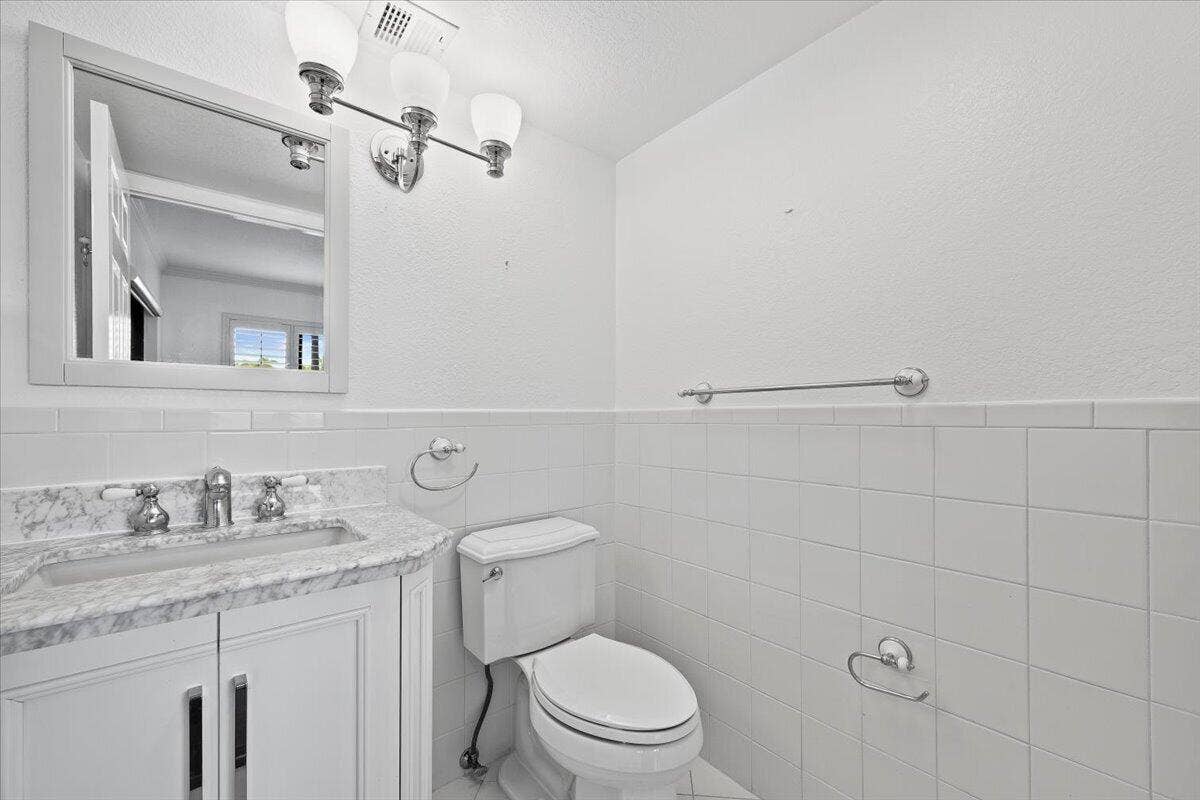 526 OAK HARBOUR Drive, #526, Juno Beach, FL 33408 15-LUX_1668