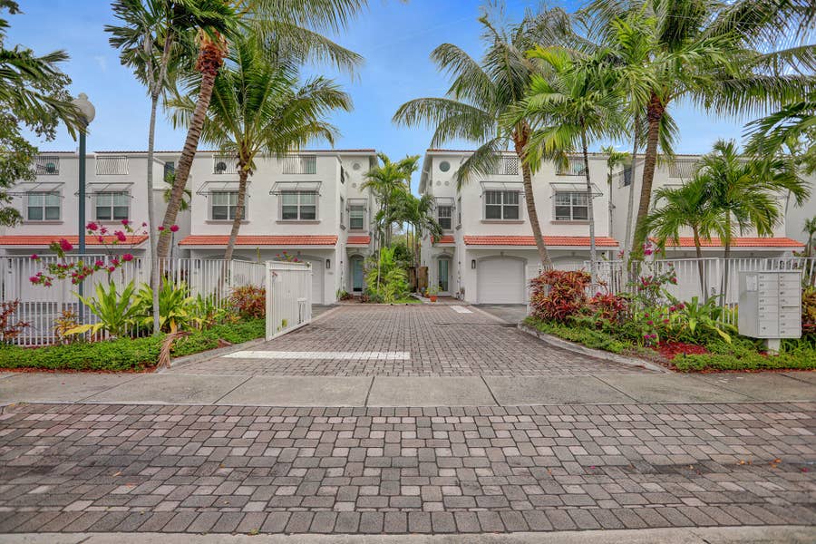 Property photo for 728 NE 7th Avenue, Fort Lauderdale, FL