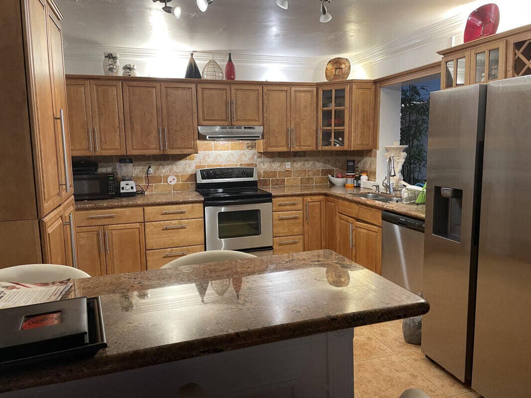 8670 NW 19th Street, Pembroke Pines, FL 33024 Kitchenjpg