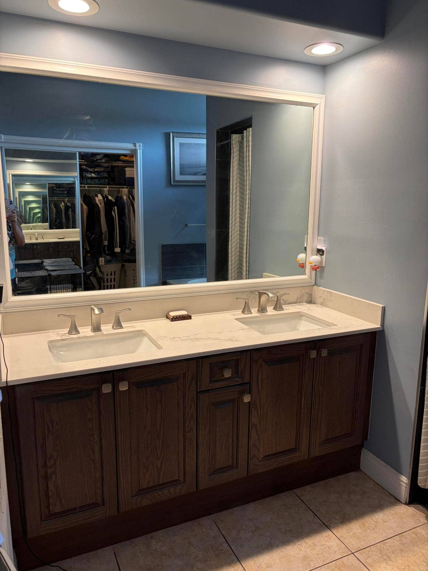 6801 Las Colinas Lane, Lake Worth, FL 33463 Dual sinks