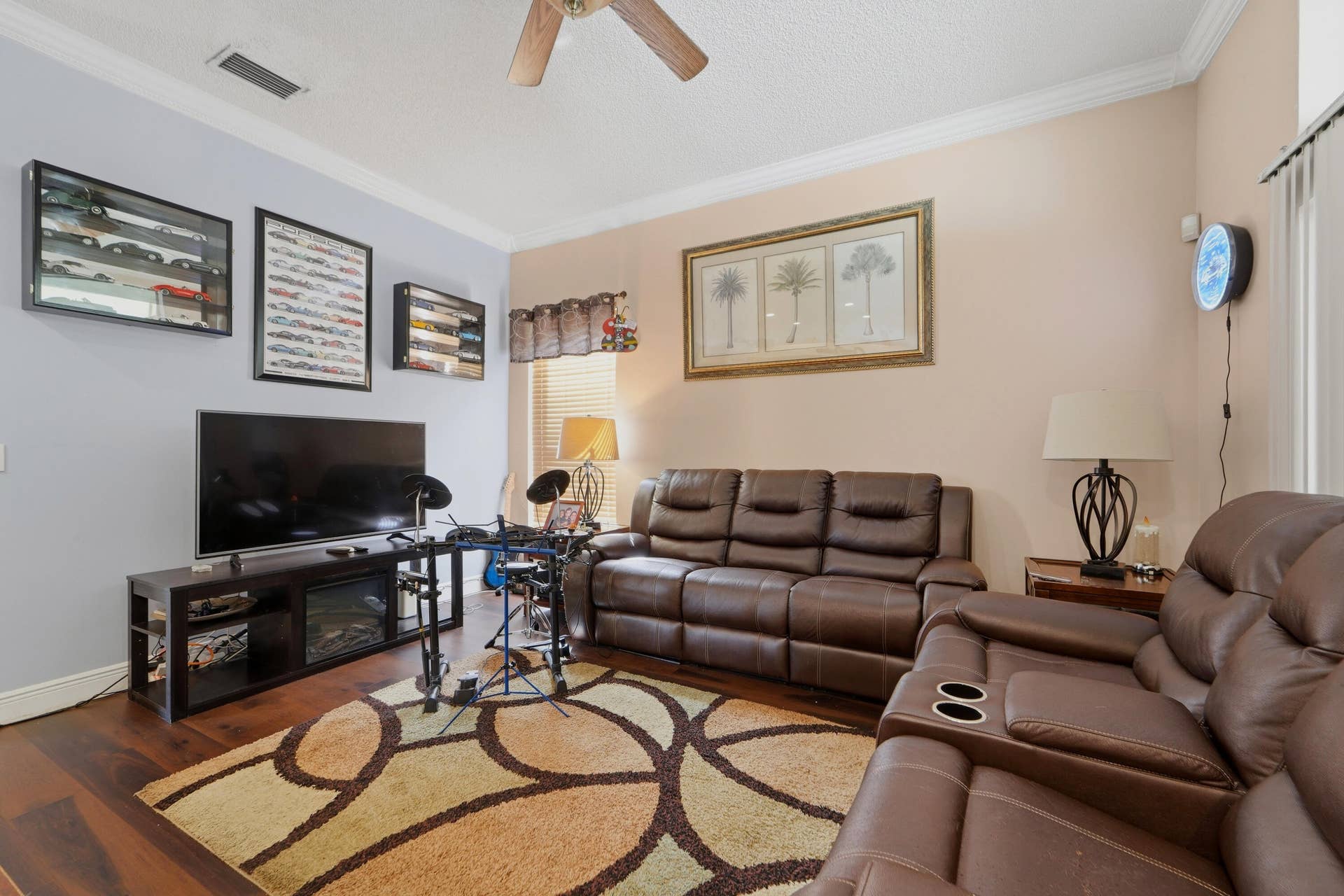 6801 Las Colinas Lane, Lake Worth, FL 33463 Right off Kitchen