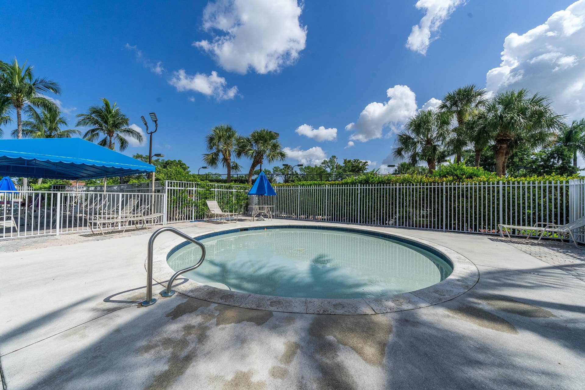 6801 Las Colinas Lane, Lake Worth, FL 33463 Kiddie pool