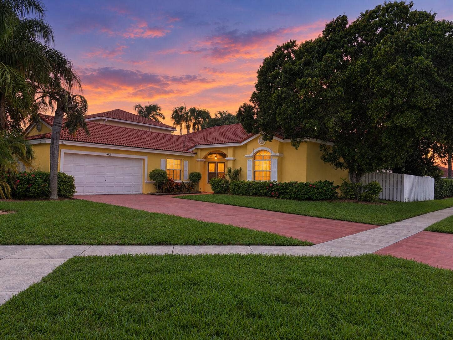 6801 Las Colinas Lane, Lake Worth, FL 33463 Russell House Twilight Main Pic