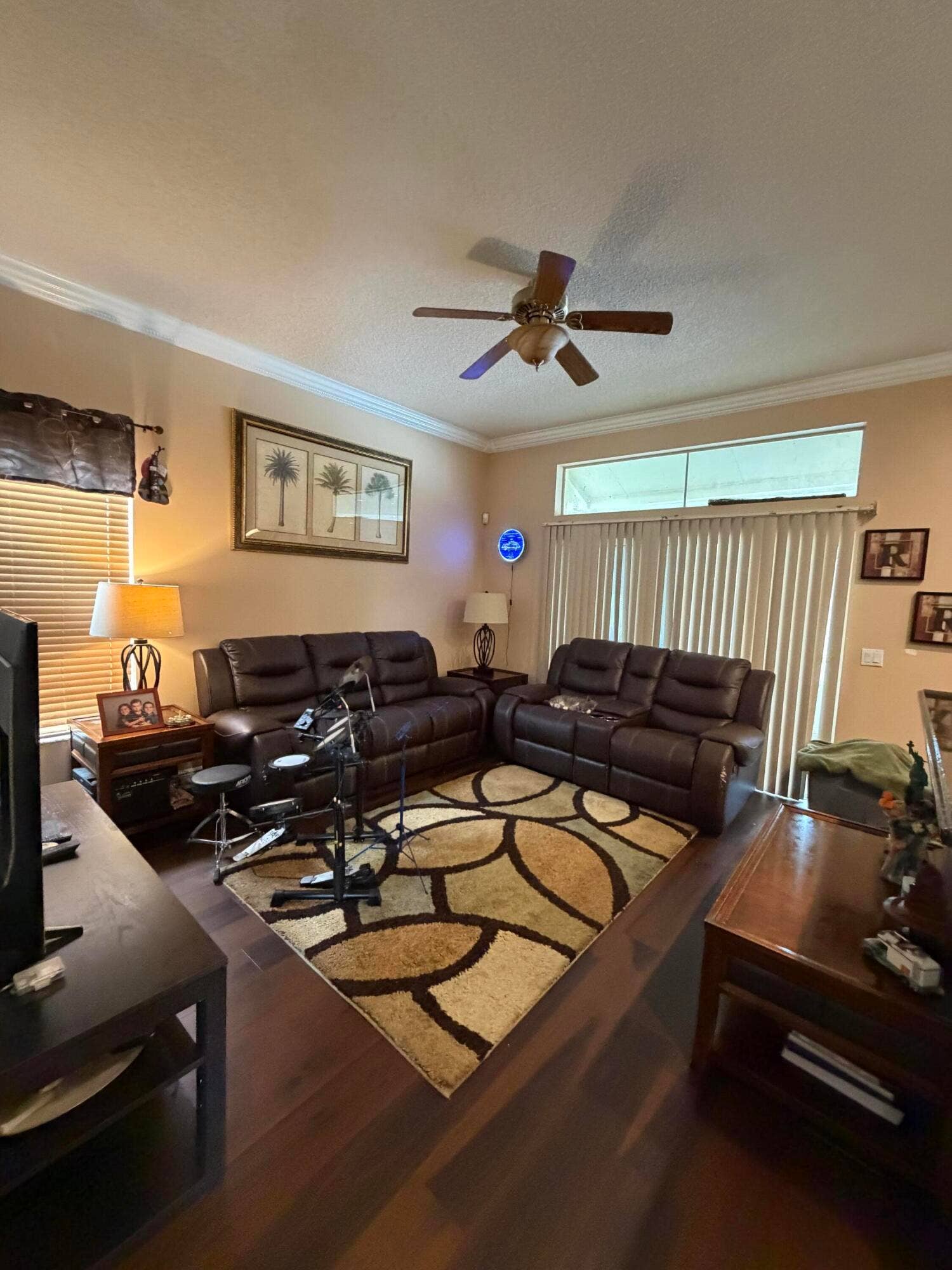 6801 Las Colinas Lane, Lake Worth, FL 33463 Great for Family get togethers
