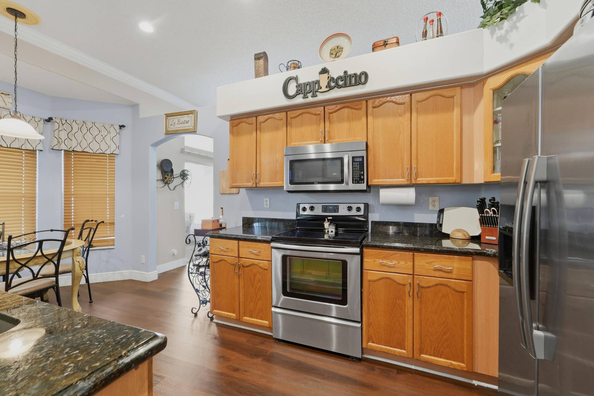 6801 Las Colinas Lane, Lake Worth, FL 33463 Granite countertops