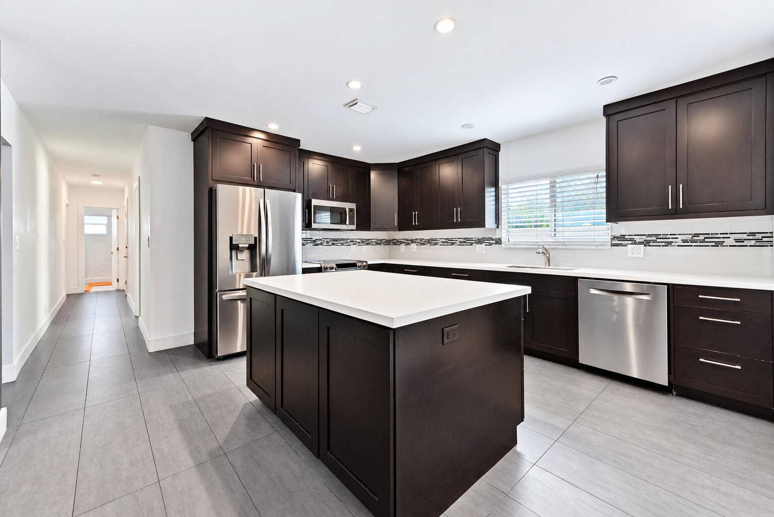 2630 NE 22nd Street, Pompano Beach, FL 33062 09