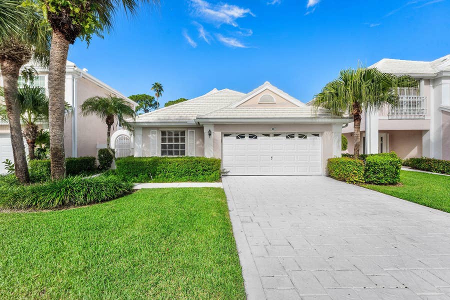Property photo for 12 Elgin Lane, Palm Beach Gardens, FL