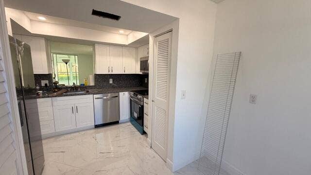 9 WILLOWBROOK Lane, #102, Delray Beach, FL 33446 Kitchen