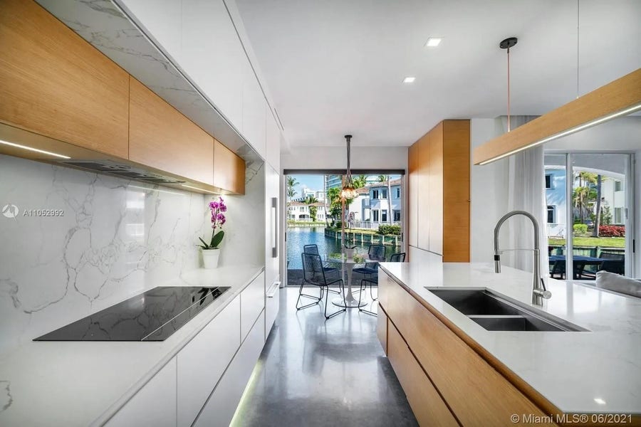 Property photo for 20824 NE 30th Place, Aventura, FL