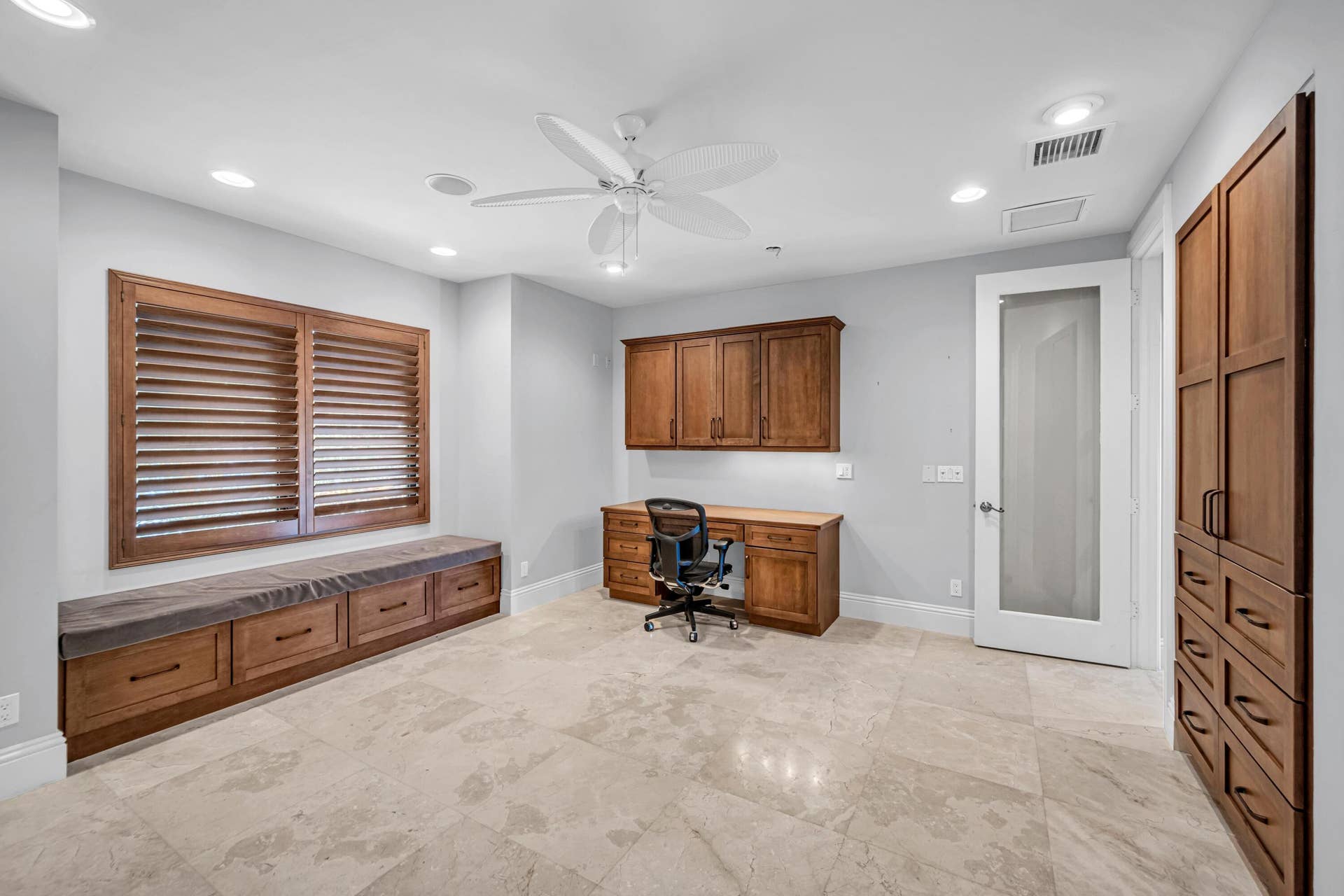 1900 MARIETTA DR-83