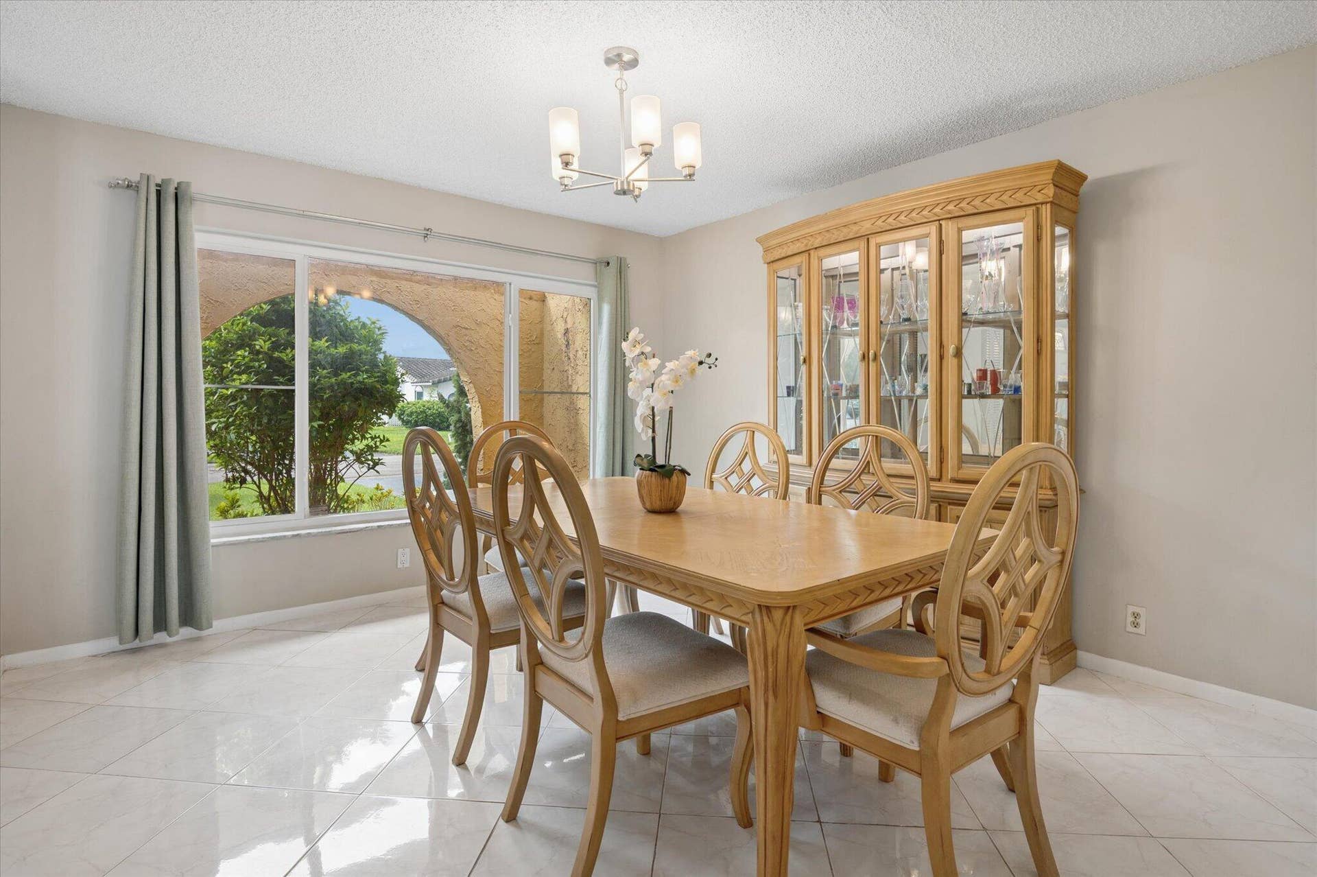 11913 NW 31st Street, Coral Springs, FL 33065 Large Dining Room Area