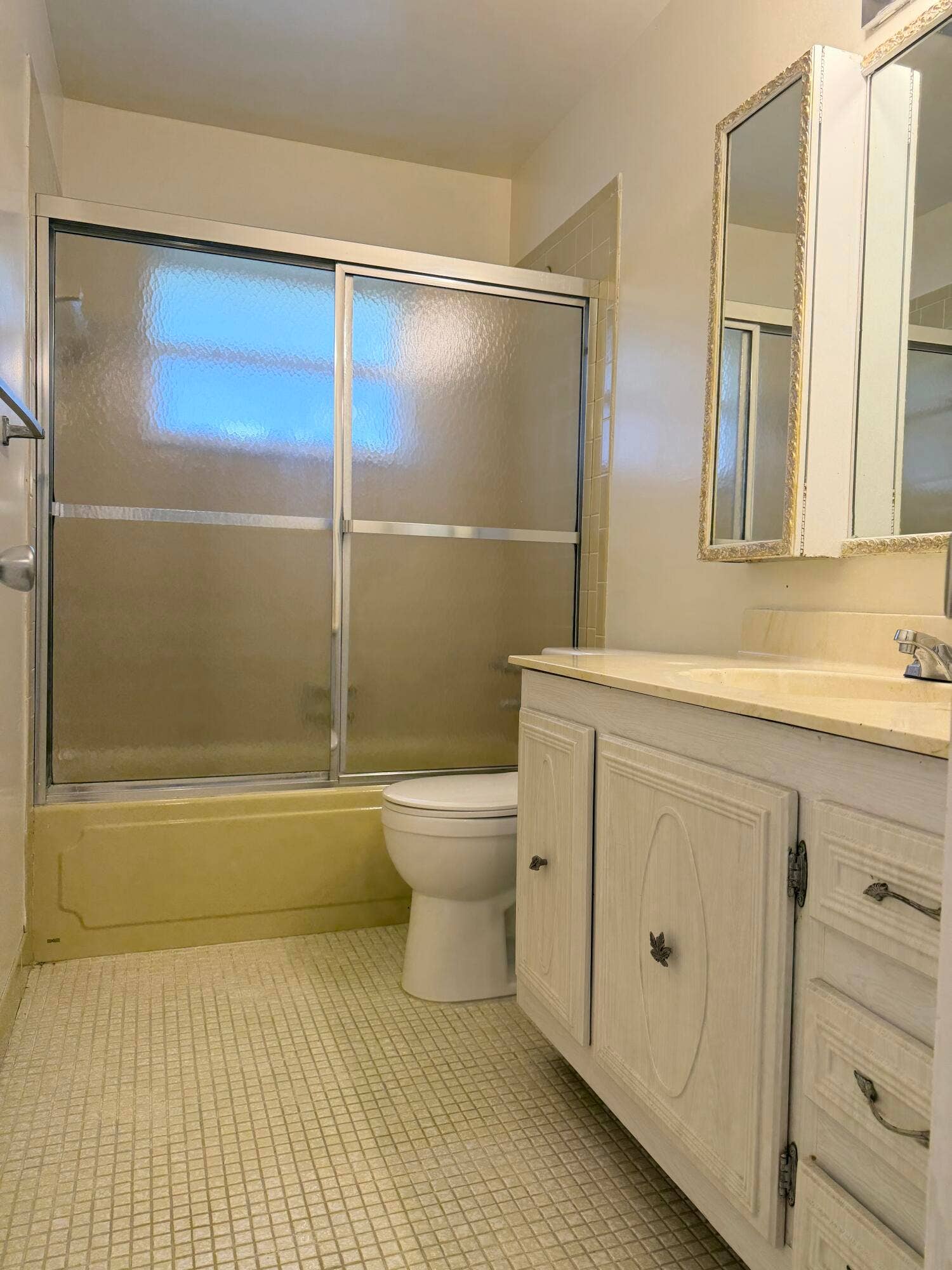 630 MARLBORO Oval, #B, Lake Worth, Lake Worth, FL 33467 Guest Bathroom