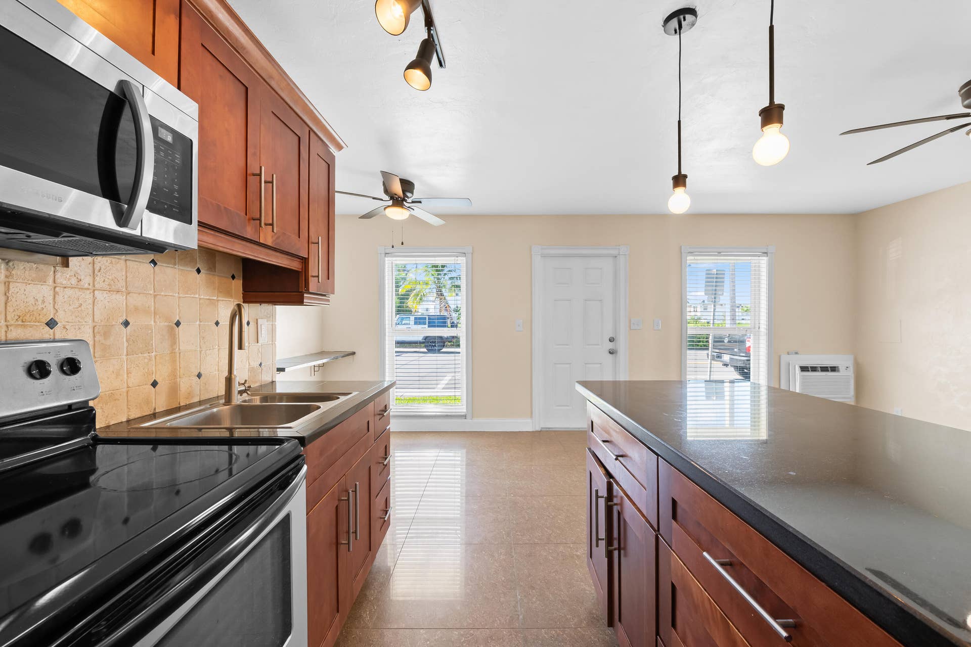 4300 N OCEAN Drive, #1-3, Lauderdale By The Sea, FL 33308 Unit B