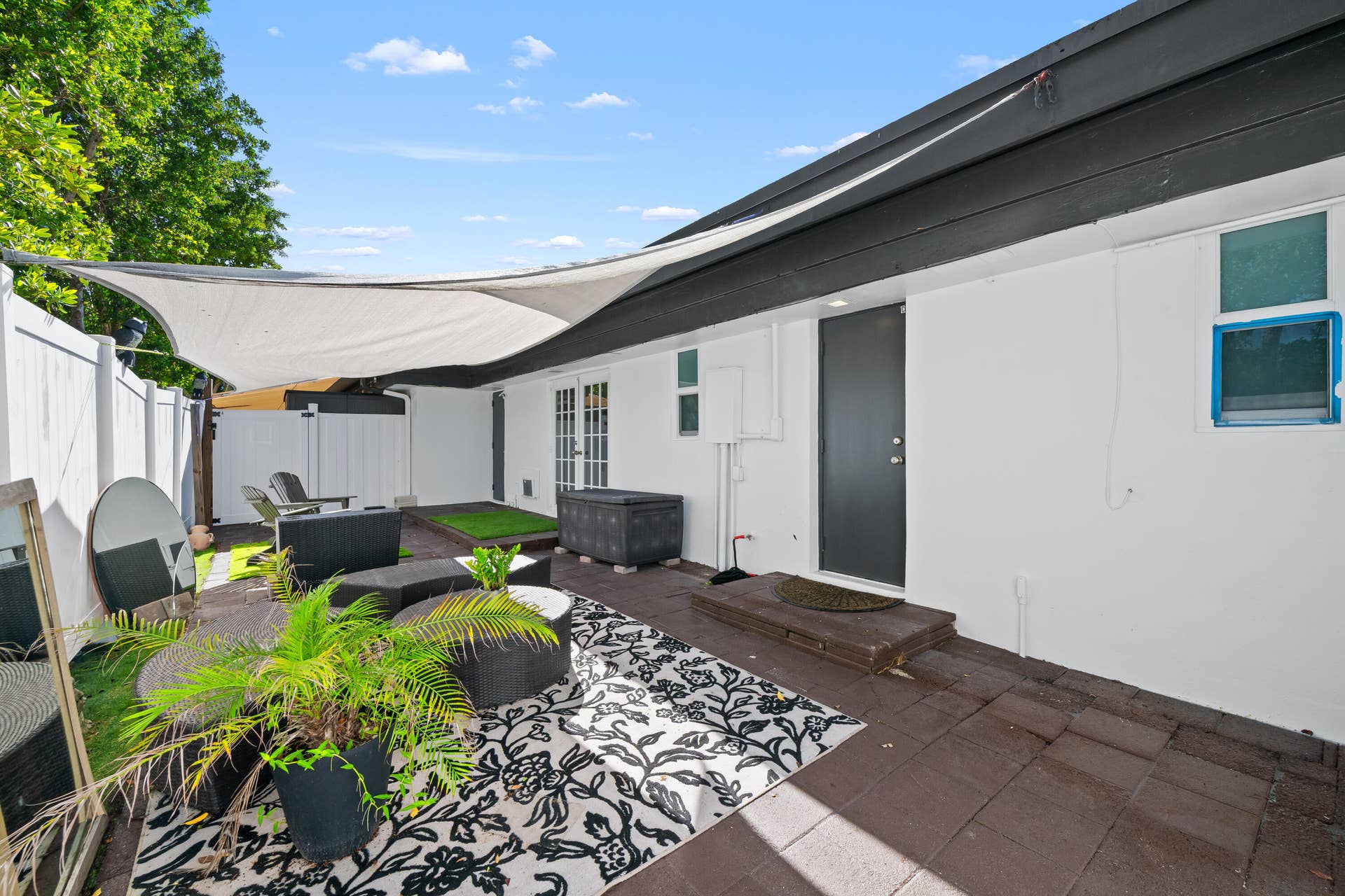 4300 N OCEAN Drive, #1-3, Lauderdale By The Sea, FL 33308 B & C Shared Patio